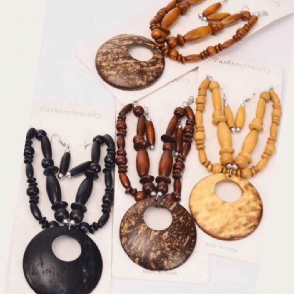 Necklace and earrings set